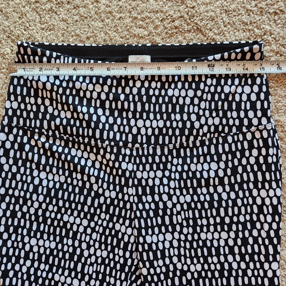 Chico's Zenery legging Size 8 or Chico's 1 Color Black with White dot pattern - Picture 2 of 16